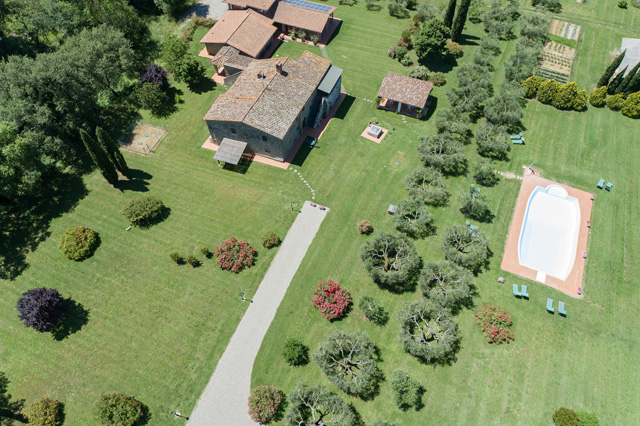 Photogallery – La Sosta di Annibale: farmhouse with swimming pool between Cortona and Lake Trasimeno